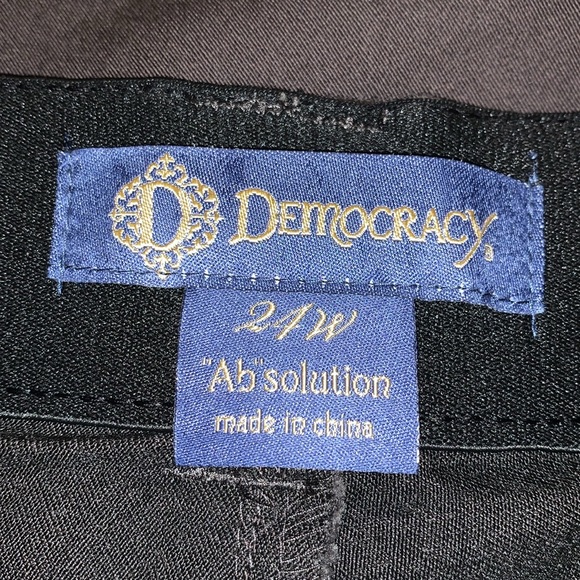 Democracy Jeans - Picture 3 of 7
